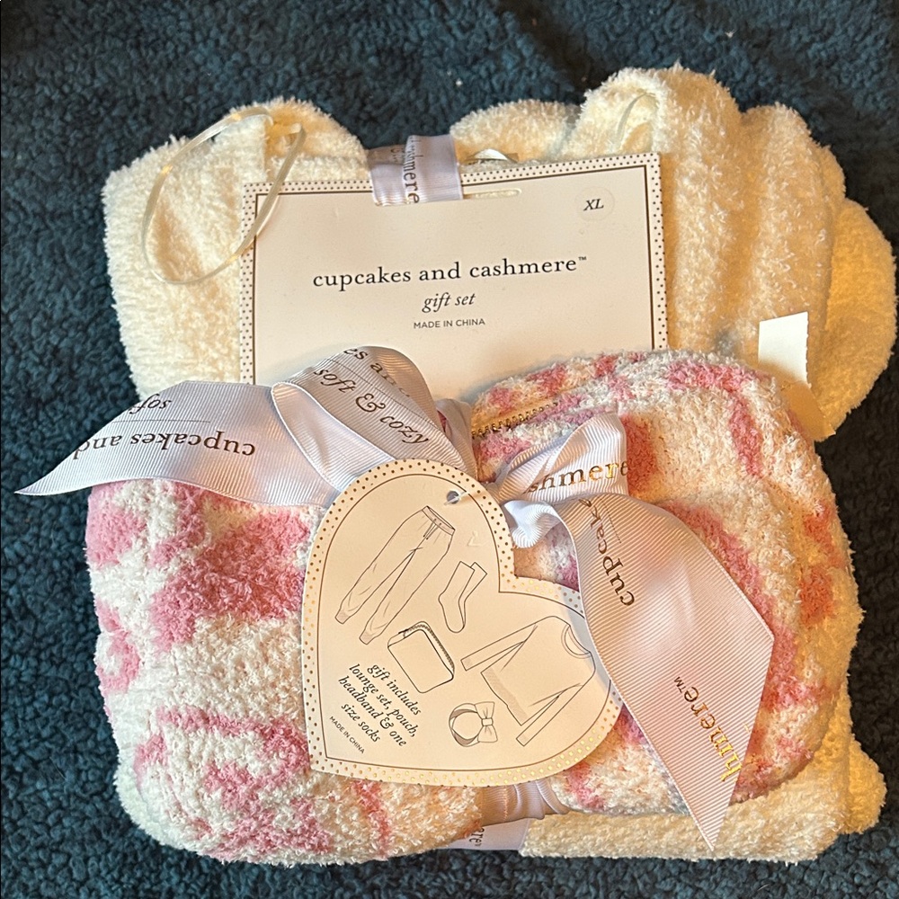 Cupcakes and Cashmere Gift Set